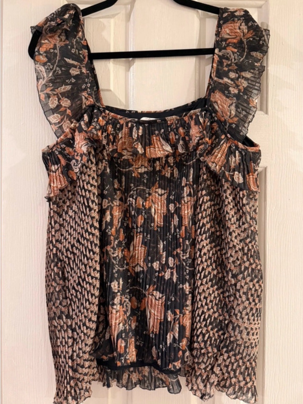 Anthropologie | LeTrueke Black Floral Pleated Ruffle Sleeve Blouse Size 8